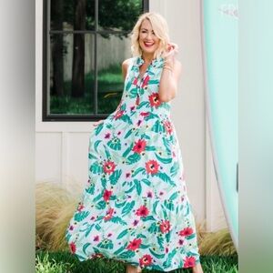 NWT Gibsonlook Tiered Floral Tropical Bold Print Maxi Dress Small
